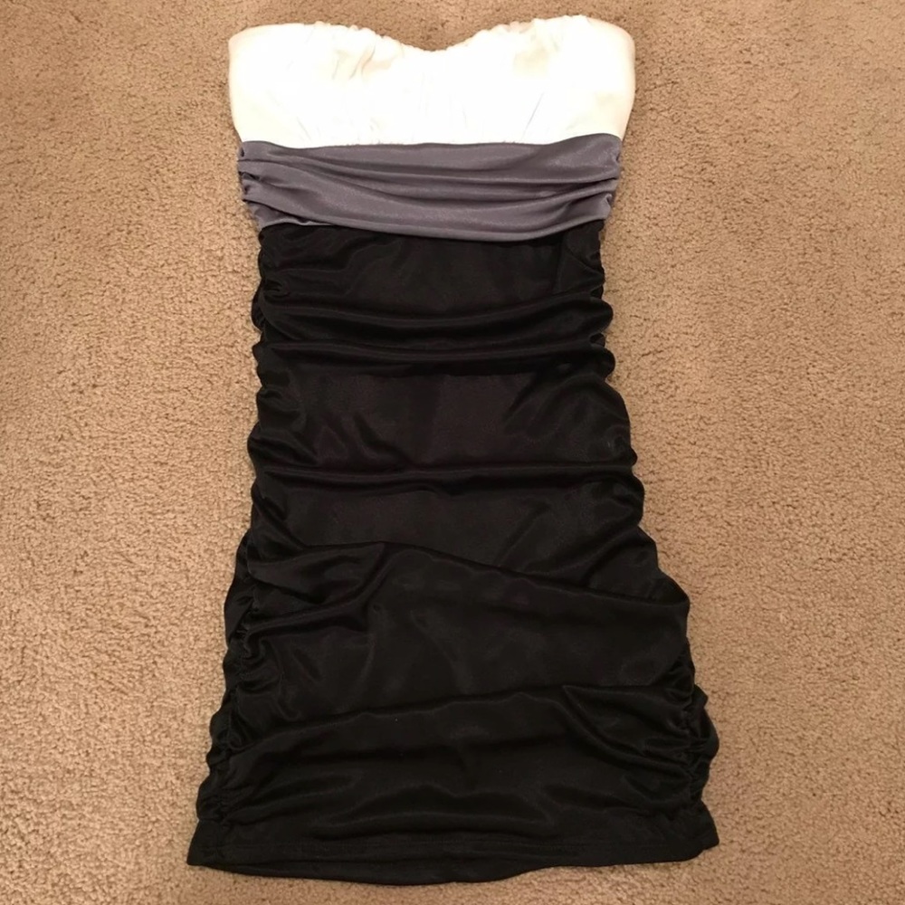 Formal strapless short dress